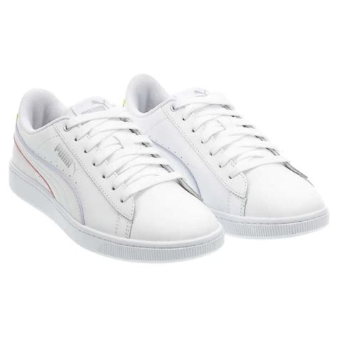 white flat tennis shoes women.